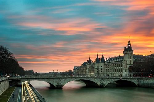 巴黎大桥和城堡